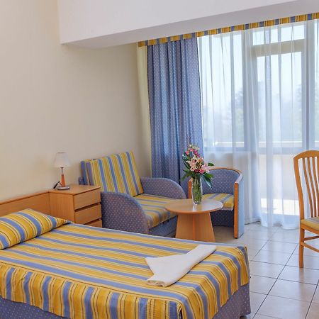 Hotel Lebed Varna Exterior foto